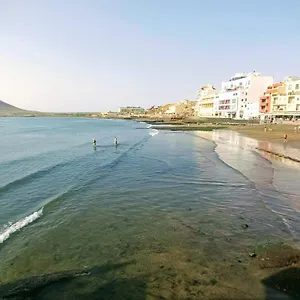 medano-center-nice-apartment.in-canary-islands.com/